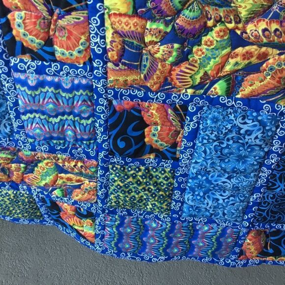 Hand Crafted Gorgeous Blue Butterflies Quilt - Picture 9 of 15